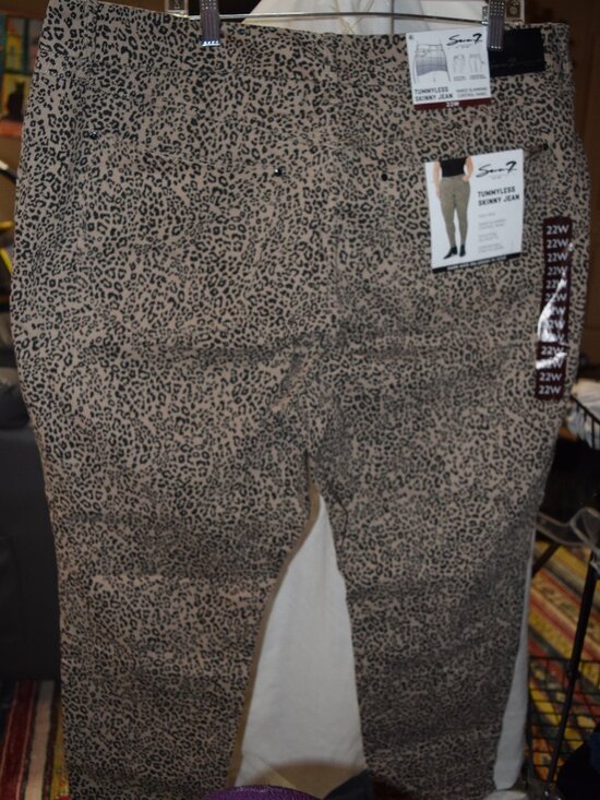 Seven7 Denim - NWT Seven7 Tummyless Skinny Jeans Leopard Animal Print High Rise 22W